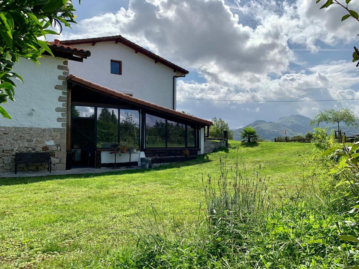 Gasthaus Bidegurutzeta Landetxea Urnieta Exterior foto